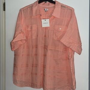New with tags Women’s Croft and Barrow short sleeve peach shirt in 3X
